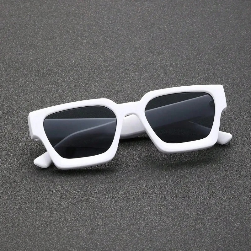 Unisex plastic zonnebril met v - Street Fashion Photography recensie en prijs